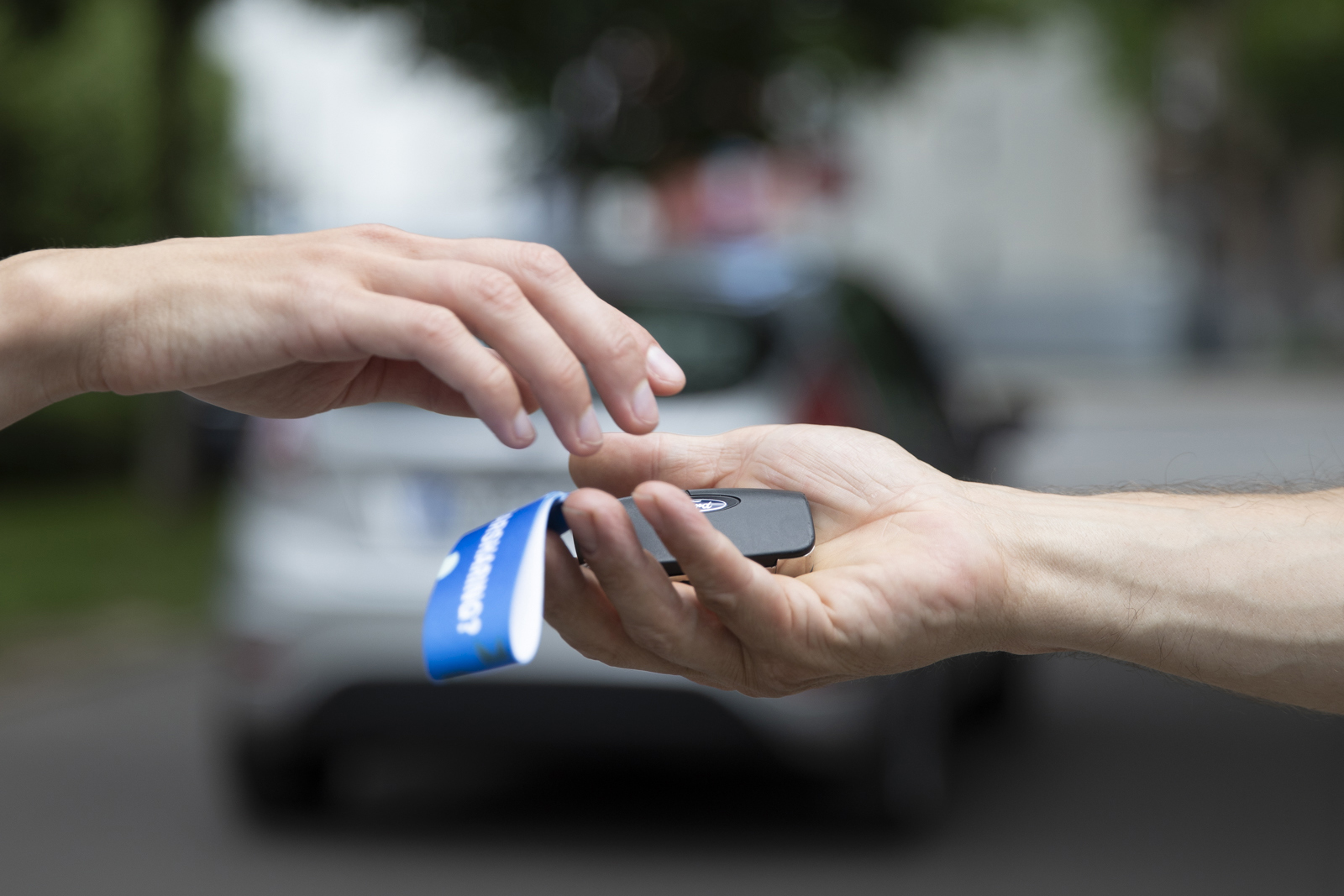 https://www.umweltbundesamt.de/sites/default/files/medien/11906/bilder/202107_blauerengel_carsharing-336_blauer_engel_bande_fuer_gestaltung.jpg