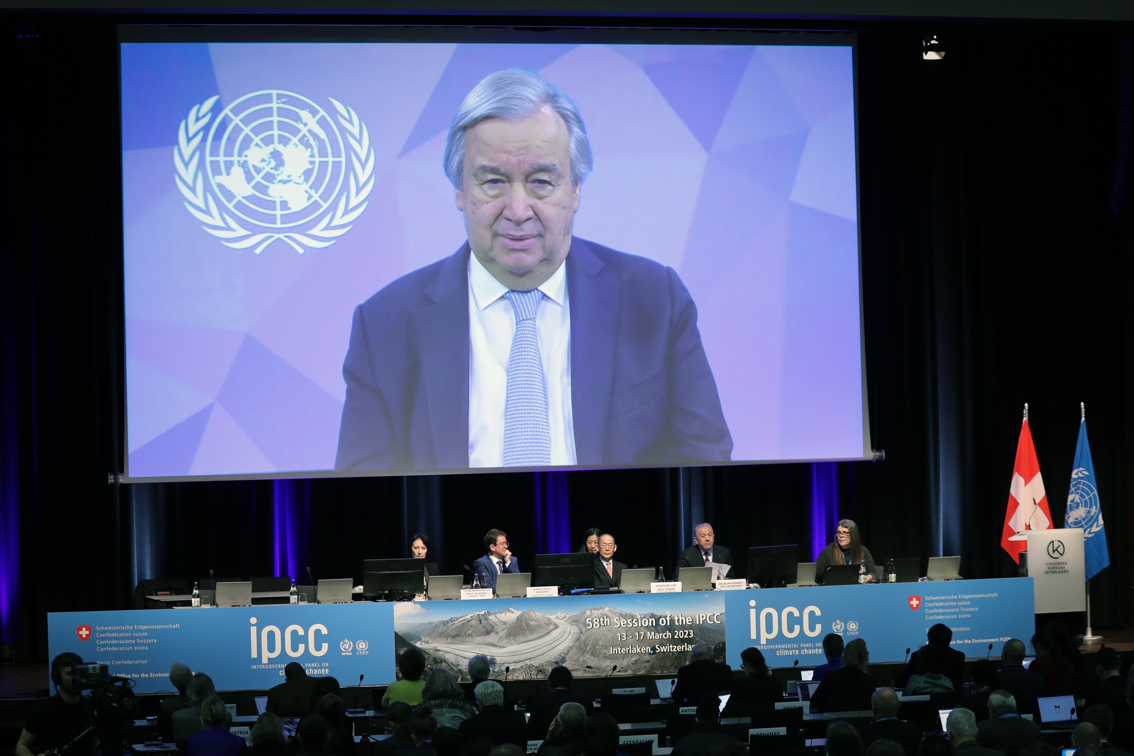 Blick auf das Podium während der Eröffnung der 58. IPCC-Plenarsitzung