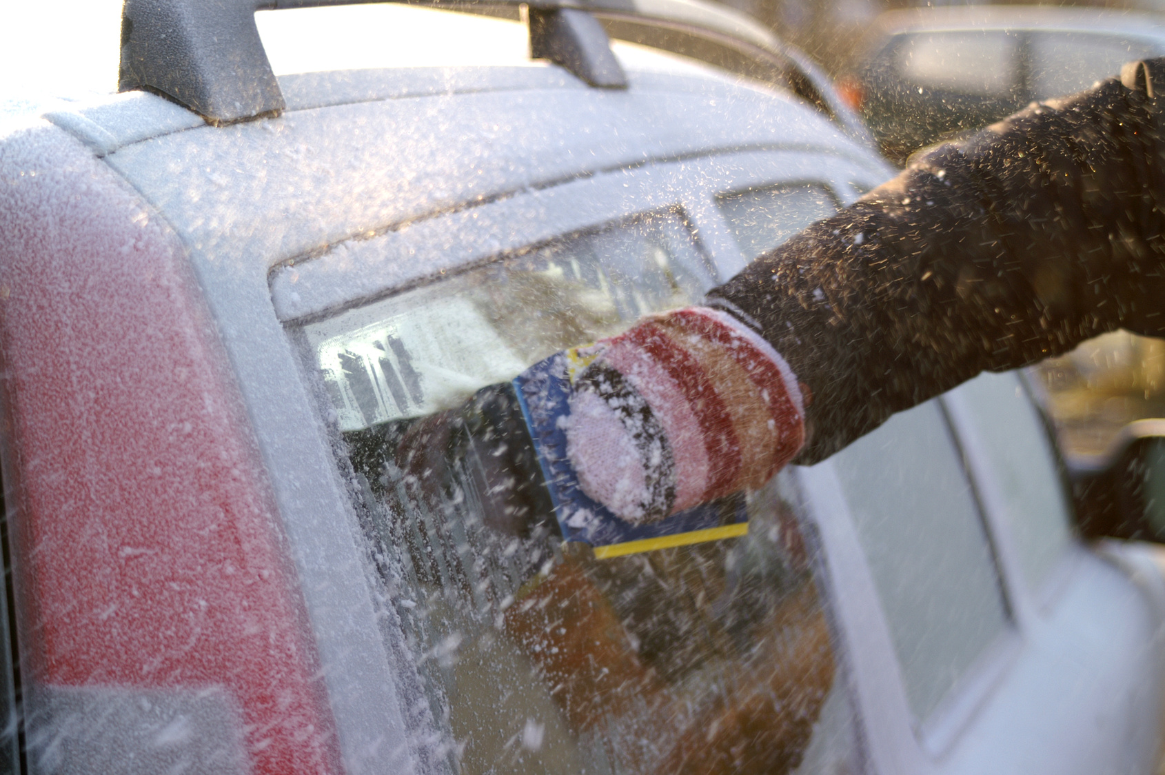 Eiskratzen am Auto: Tipps für die freie Sicht - Presse Ace