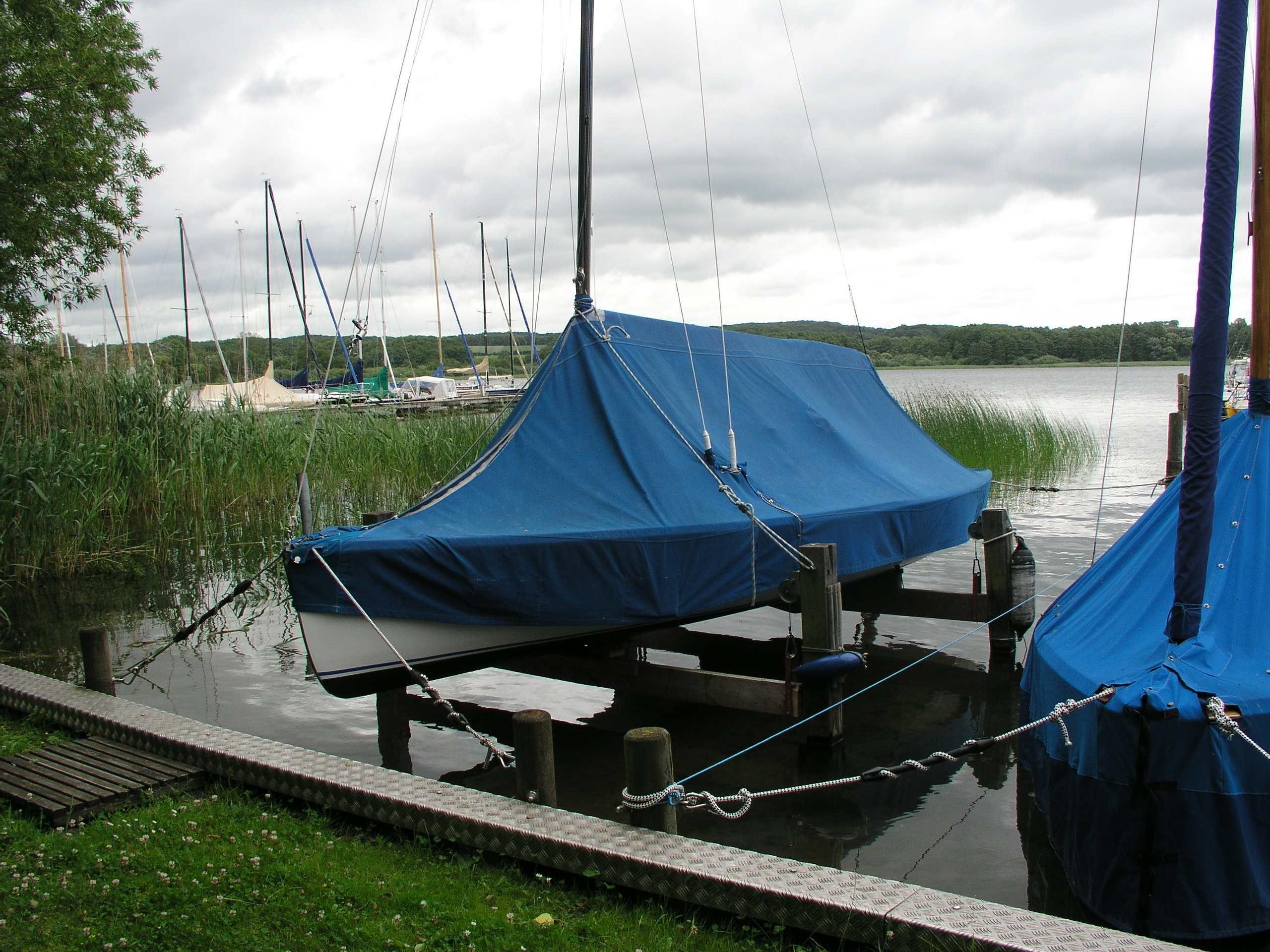 Selbstgebaute Bootshebeanlage für kleine Jollen, Ratzeburger See
