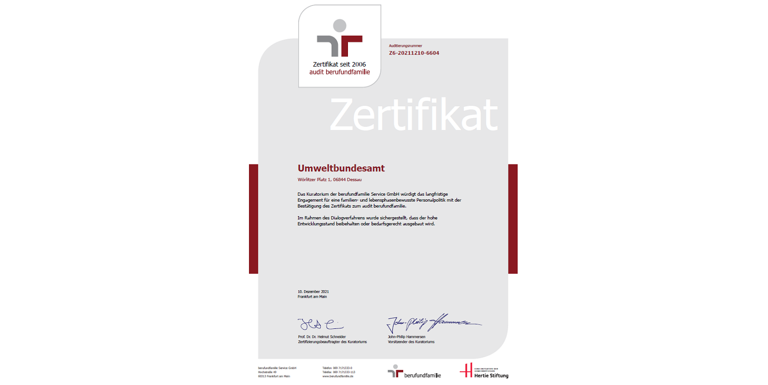 Zertifikat "Audit Beruf und Familie" für das Umweltbundesamt, ausgestellt 2021 von der berufundfamilie Service GmbH.