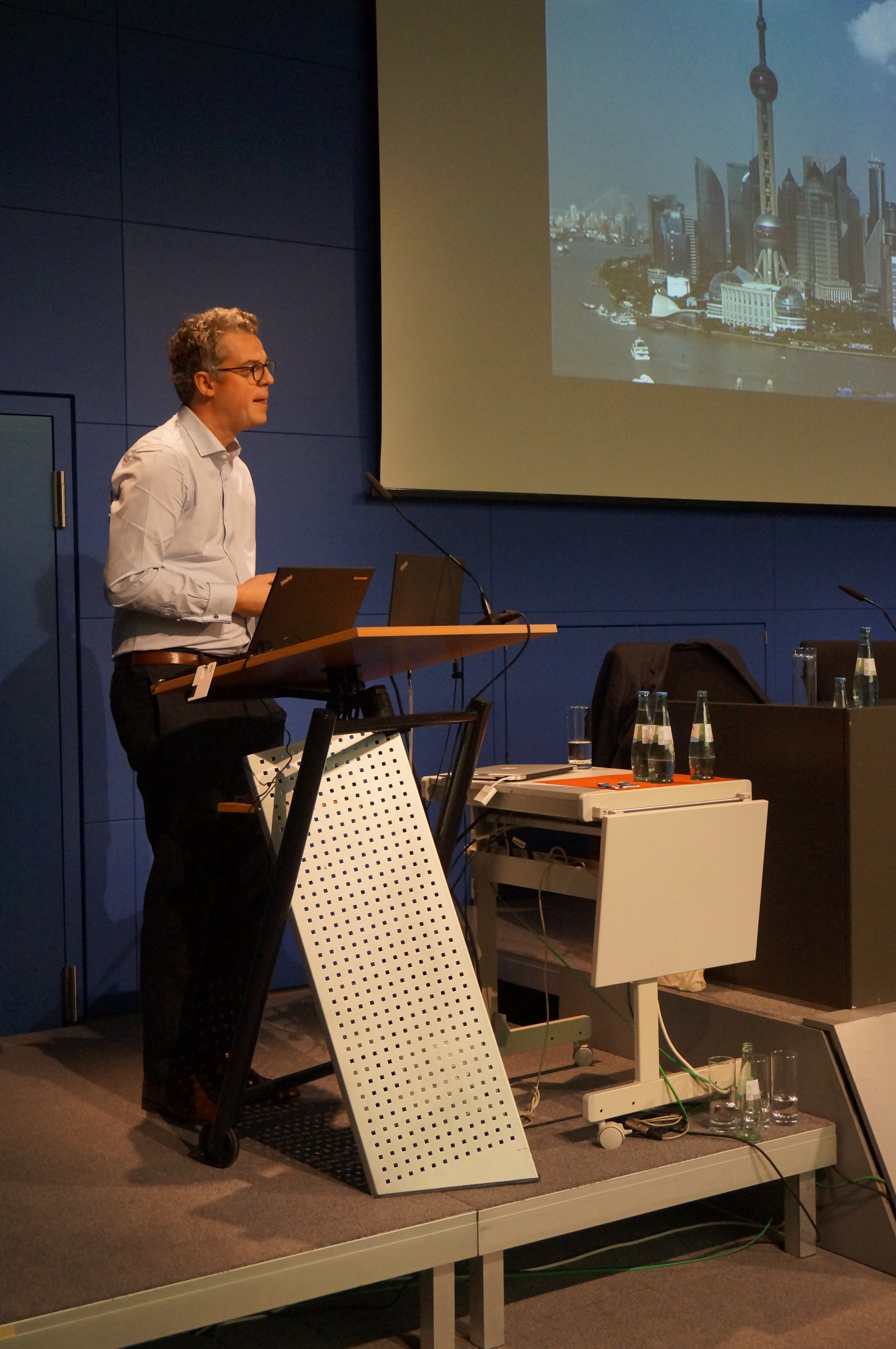 Vortrag von Martin Pauli (Architekt bei ARUP foresight)  zu „Cities Alive – rethinking green infrastructure“  