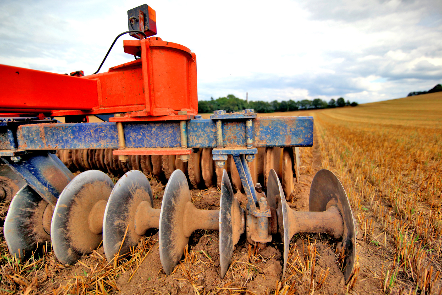 Bodenbearbeitung mit Landmaschine