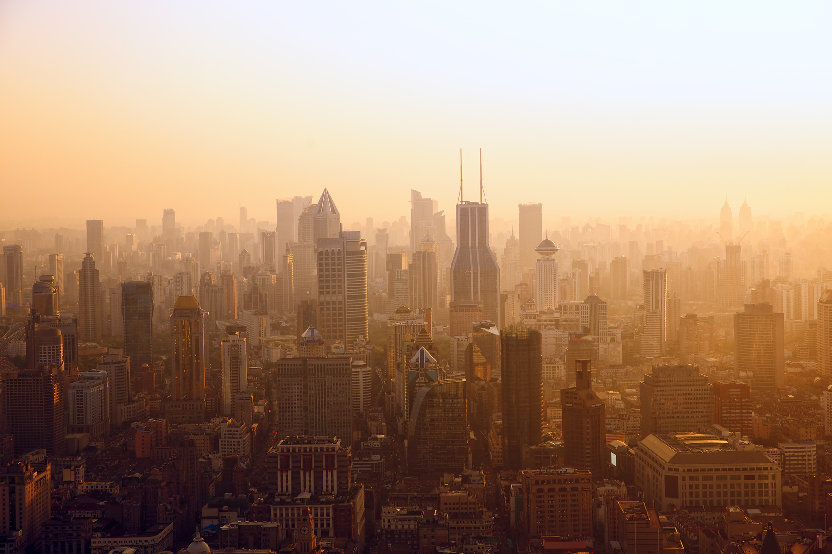 Smog bei Sonnenaufgang in Shanghai