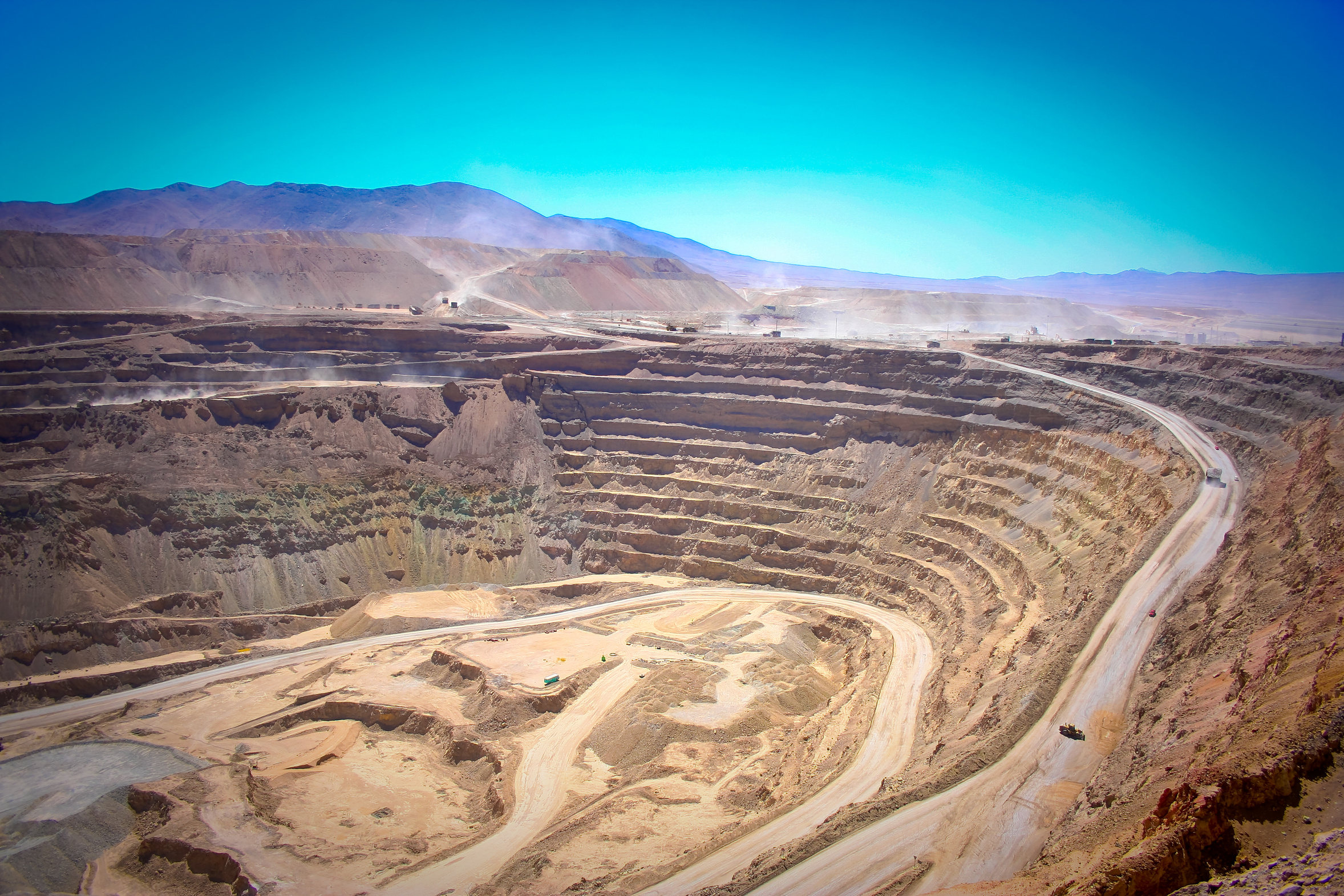 Das Bild zeigt eine Kupfermine in Chuquicamata.
