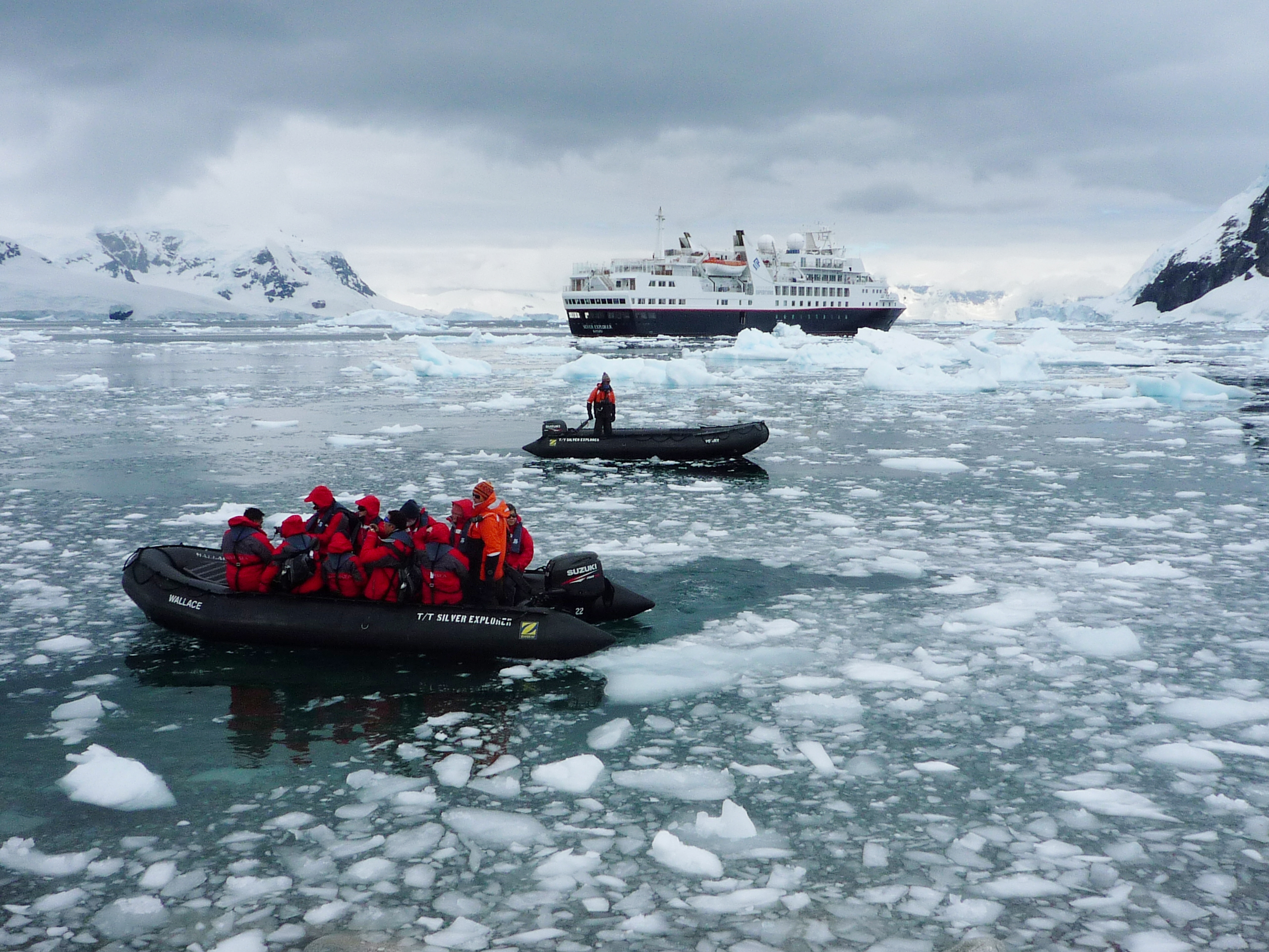 Ice in the Antarctic ocean