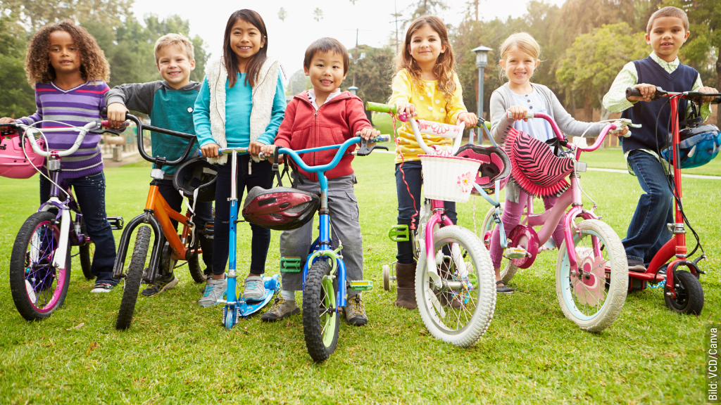 kinder mit Fahrrad