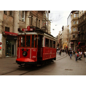 Die historische Straßenbahn im Zentrum von Istanbul