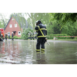 Wettbewerb Blauer Kompass stellt seine Bewerber vor, damit abgestimmt werden kann, welches Projekt gewinnt. Zu sehen die Freiwillige Feuerwehr im Einsatz.
