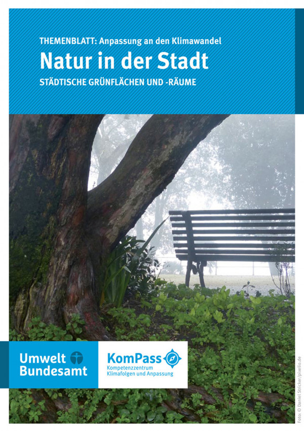 Cover von "Anpassung an den Klimawandel: Natur in der Stadt", Titelfoto: Parkbank unter einem alten Baum