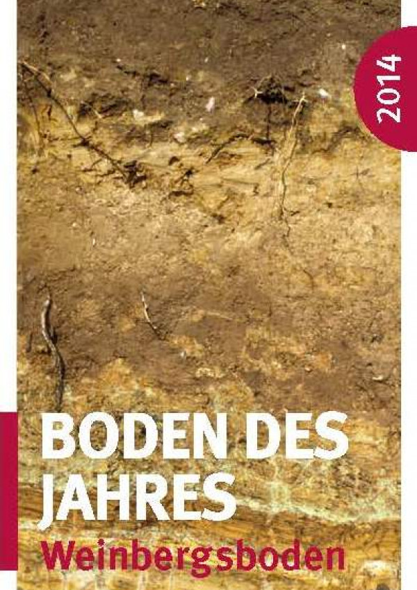 Vorderseite des Faltblatts "Boden des Jahres 2014 Weinbergsboden" mit einem Foto eines vertikalen Schnitts durch einen Boden, es sind verschiedene Horizonte zu sehen