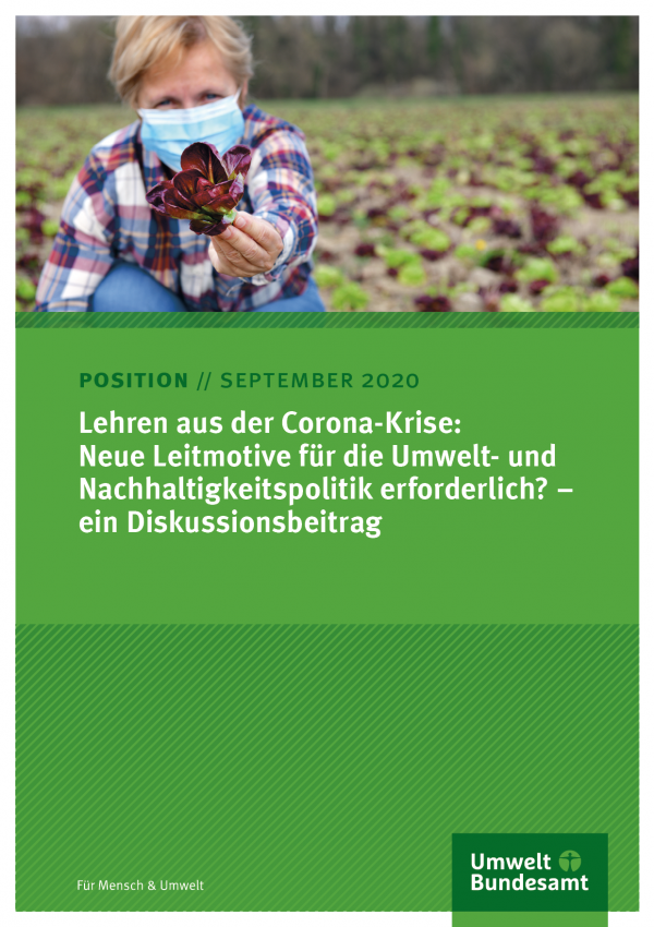 Titelseite des Positionspapieres mit dem Foto einer Frau mit Mund-Nasen-Bedeckung auf einem Salatfeld