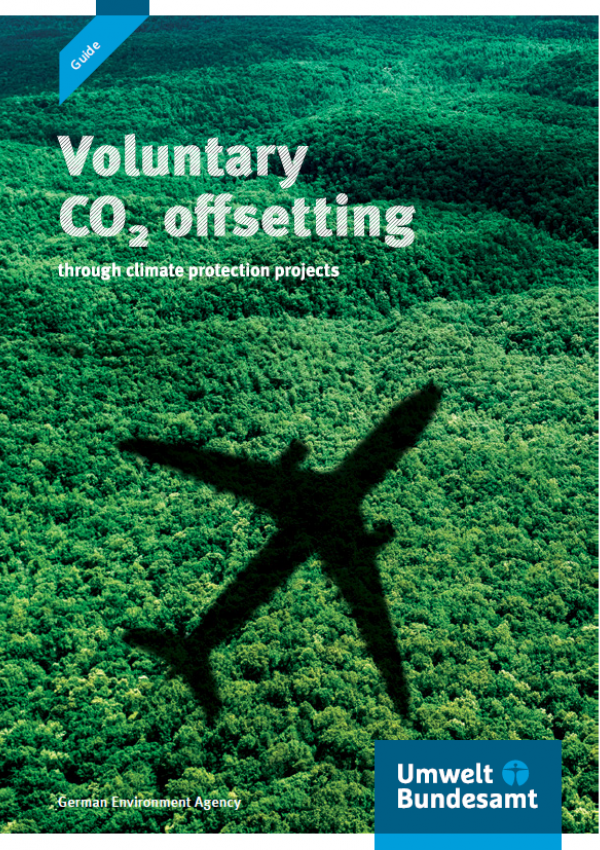 Cover of the brochure "Voluntary CO2 offsetting through climate protection projects" with a photo of a plane flying above a forest