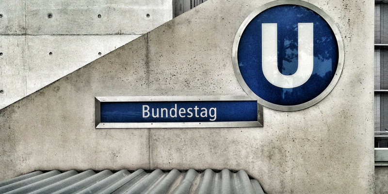 Bundestag U-Eingang