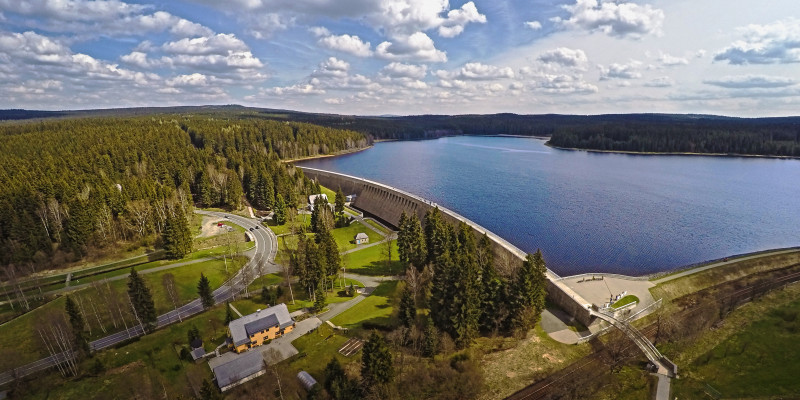 Ein Bild der Talsperre Muldenberg in Sachsen