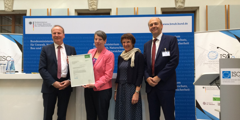 Federal Environment Minister Barbara Hendricks presented the foundation charter to Friedrich Barth, the new Managing Director of ISC3, and Dr Christoph Beier, Vice-Chair of the GIZ Management Board. 