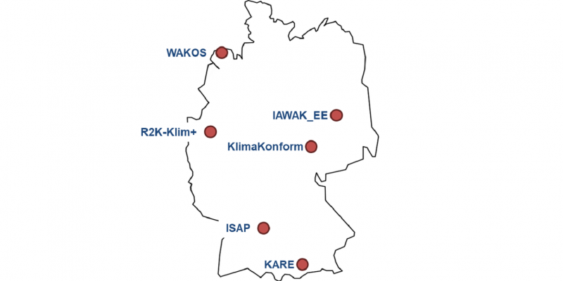 Die Abbildung zeigt eine Deutschlandkarte, in der die sechs Modellregionen namentlich verortet sind. 