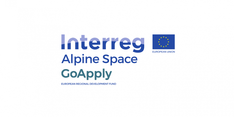 Logo des Projektes GoApply besteht aus der Flagge der Europäischen Union sowie dem Text: Interreg Alpine Space GoApply, European Regional Development Fund 
