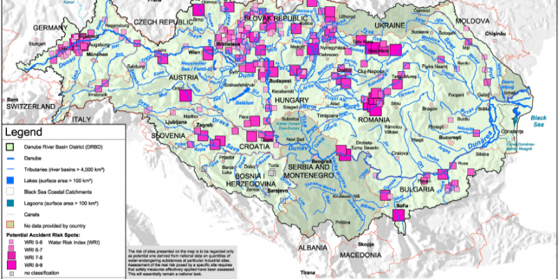Karte mit Übersicht der wassergefährdenden Einrichtungen entlang der Donau mit Ausweisung des WRI 