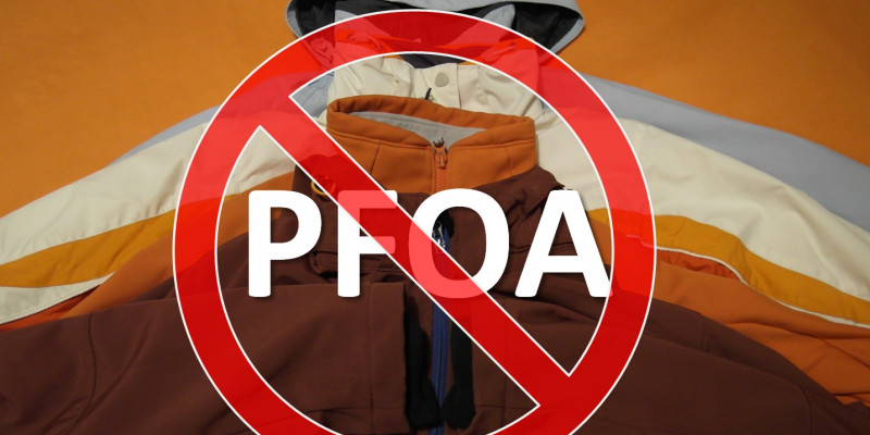 Die Verwendung von PFOA in Textilien und Imprägniersprays ist ab 2020 verboten.