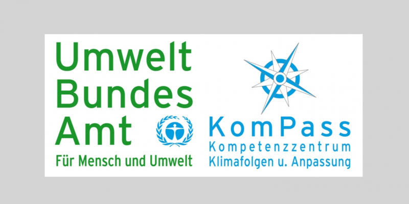 Logo aus einem grünen Schriftzug "Umweltbundesamt: Für Mensch und Umwelt" und einem blauen "KomPass: Kompetenzzentrum Klimafolgen u. Anpassung"