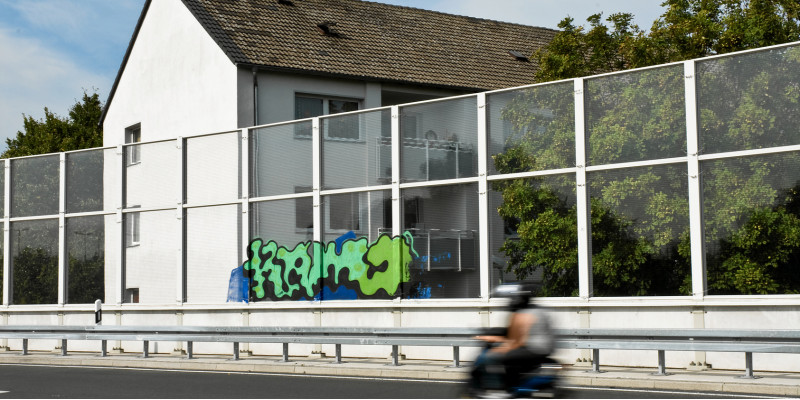 Wohnhaus direkt an der Autobahn
