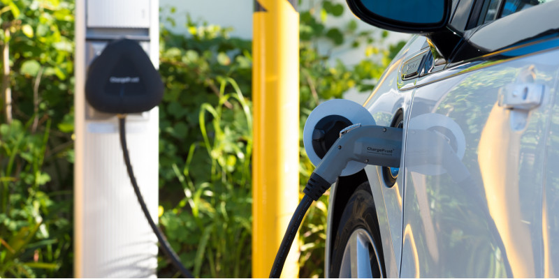 E-Auto an der Ladesäule