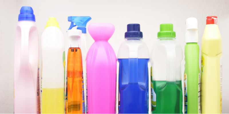 Waschmittel in Plastikflaschen