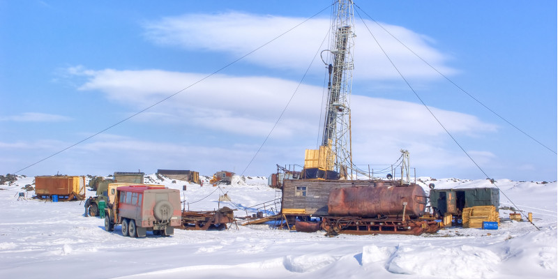 Probebohrungen nach fossilen Brennstoffen in der Arktis