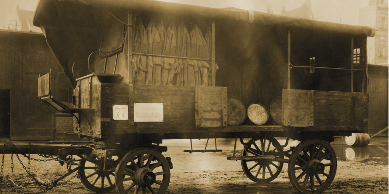 Müllsammelwagen mit Säcken und Wechselböden