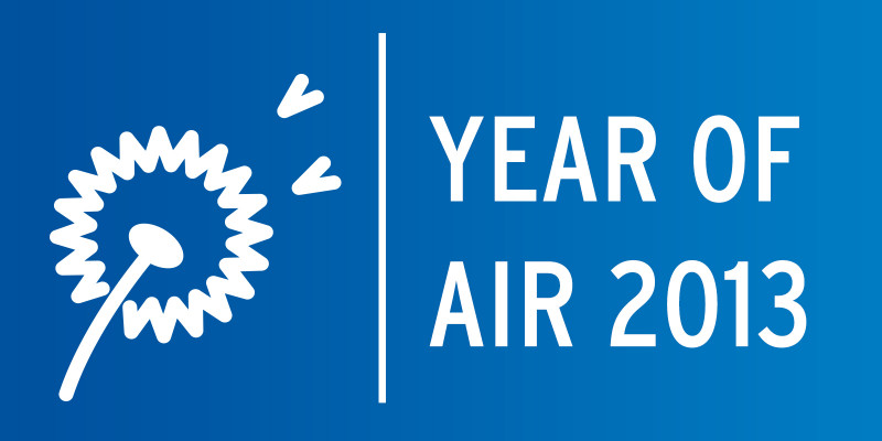 Das Logo zum Jahr der Luft 2013 zeigt eine Pusteblume und den Schriftzug "Jahr der Luft"