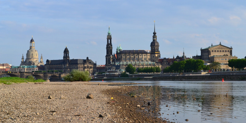 Elbe fast ohne Wasser
