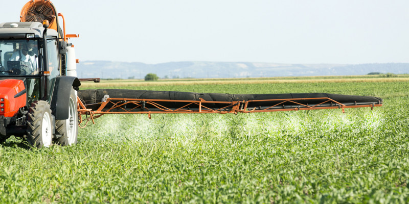 Sprühvorrichtung am Traktor