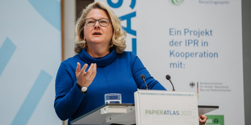 Bundesumweltministerin Svenja Schulze während einer Rede