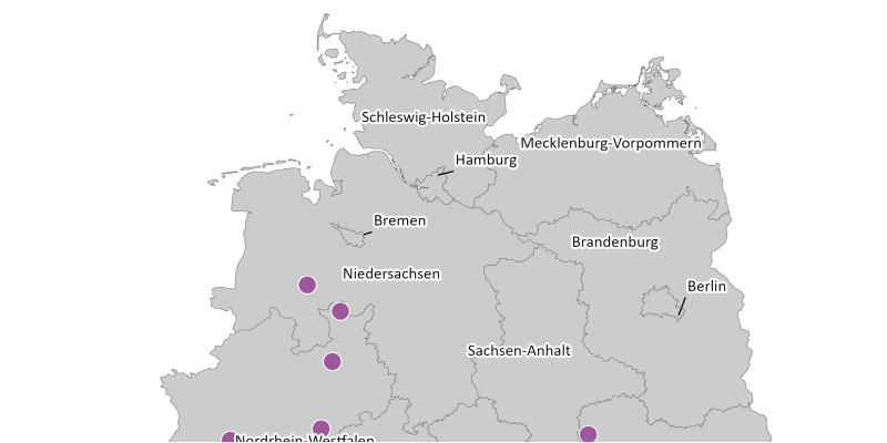 Die Karte zeigt die räumliche Verteilung der PRTR-berichtspflichtigen Eisenmetallgießereien im Jahr 2022. Die meisten dieser Betriebe liegen in dem Bundesland Bayern.