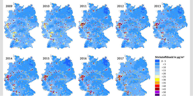 In mehreren Deutschlandkarten sind die Stickstoffdioxid-Jahresmittelwerte von 2009 bis 2017 dargestellt.