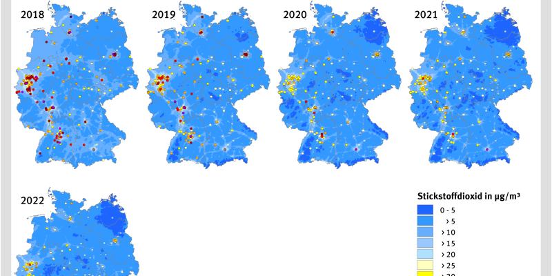 In mehreren Deutschlandkarten sind die Stickstoffdioxid-Jahresmittelwerte von 2018 bis 2022 dargestellt.