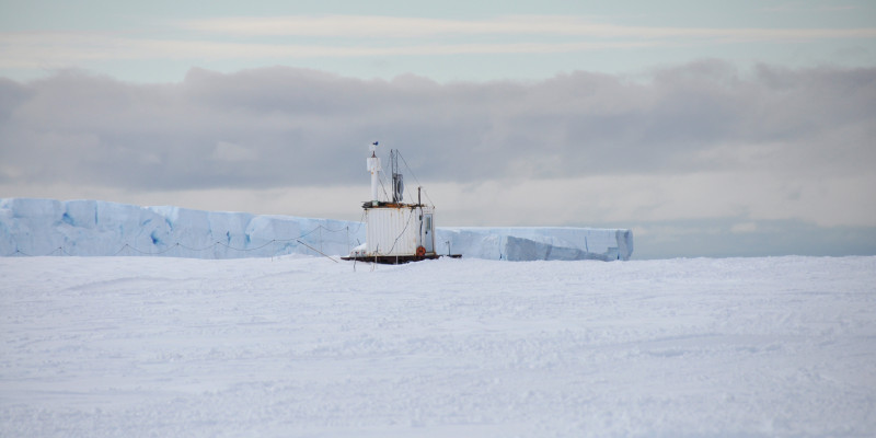 This research observatory records the different sounds beneath the water surface.