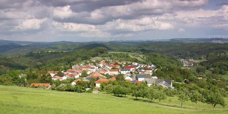 Dorf in der Landschaft