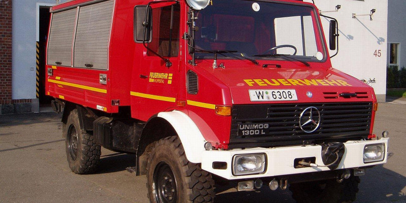 Seitenaufnahme eines Feuerwehrautos aus Wuppertal
