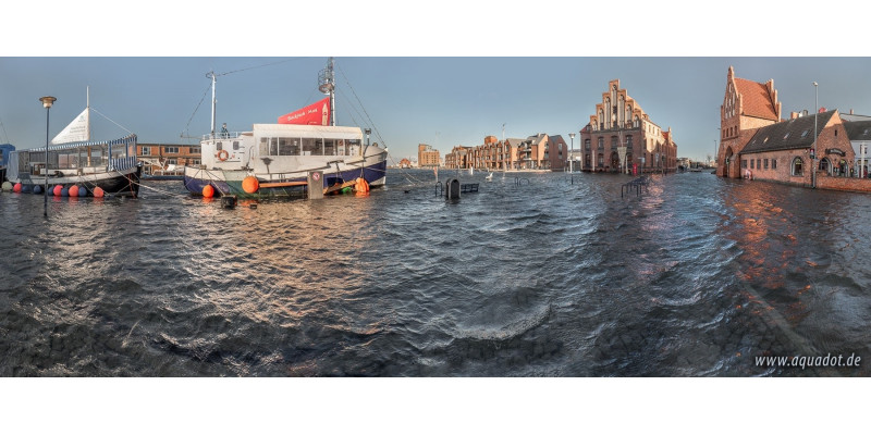 Sturmflut im Hafengebiet der Hansestadt Wismar am 02. Januar 2019