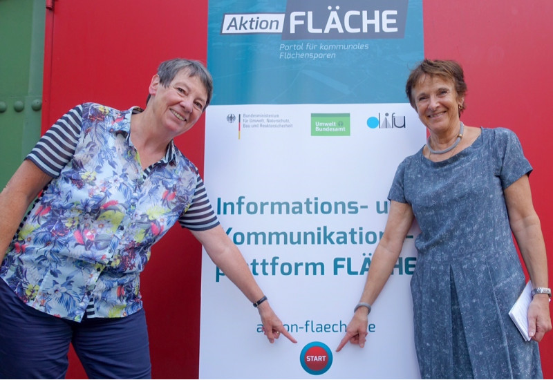 Umweltministerin Hendricks und UBA Präsidentin Krautzberger starten Internetplattform "Aktion Fläche“.