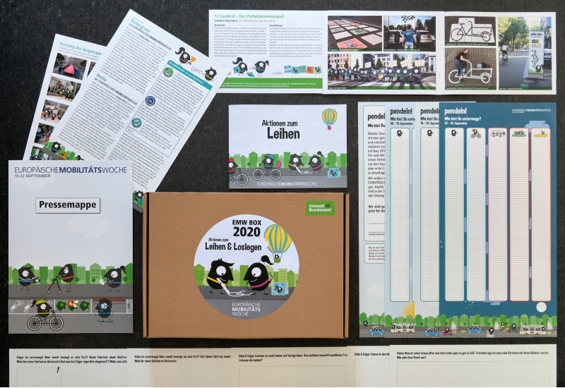 Alle Inhalte der EMW-BOX 2020, wie Brötchentüten, Plakate, Anleitungen, Pressemappe und Ausmalbilder auf einen Blick