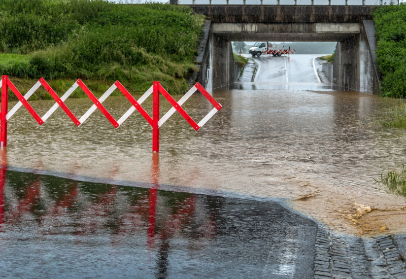 passage underground overflooded by rain