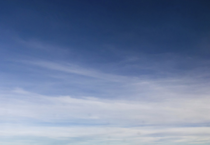 Wolken am blauen Himmel