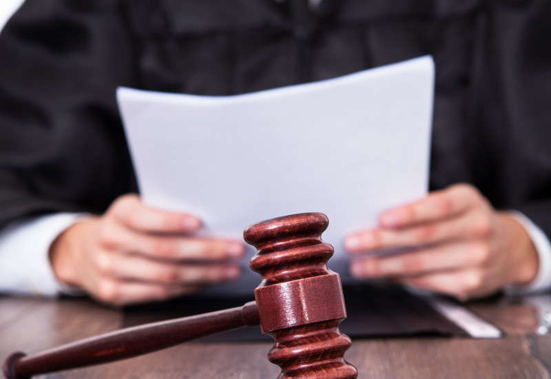 A hammer in a court
