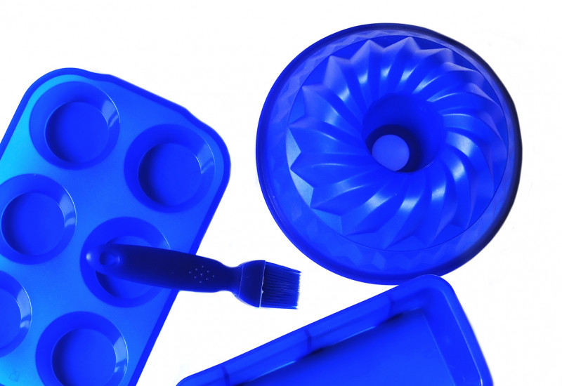 Blaue Backformen aus Silikon.