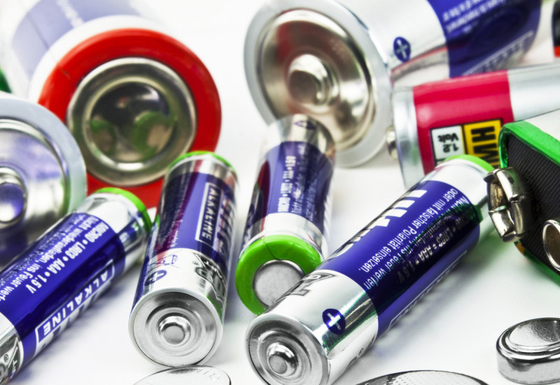 Batterien und Akkus im Haushalt: z.B. AAA-Batterien, Voltblocks, Knopfzellen 