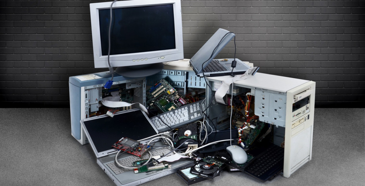 old electrical appliances, such as PC, computer screen and laptop