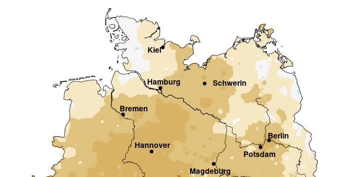 Deutschlandkarte: Im Vergleich zum Normalwert 1971-2000 liegen die Niederschläge in Deutschland fast überall deutlich tiefer. Weite Teile Deutschlands zeigen zwischen 15 und 40 Prozent Defizit, einen Überschuss zeigen nur kleine Bereiche, vorwiegend im Südwesten Deutschlands sowie an den Küsten. Die Spanne reicht dabei von -49 % bis +25%. 